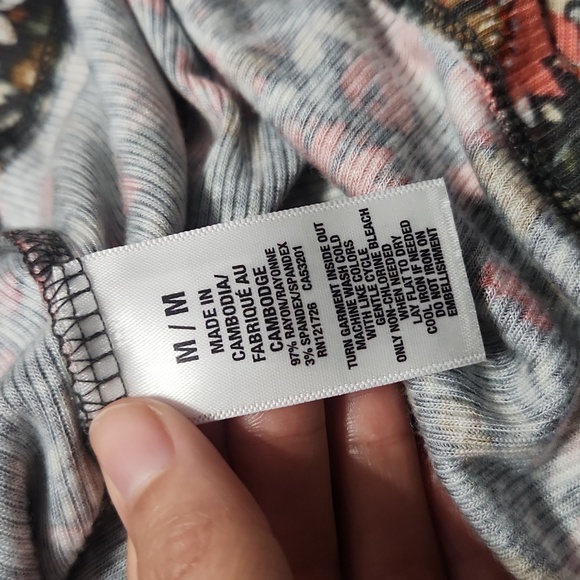 Prince & Fox Floral Ribbed Henley Long-Sleeved Tee Top Shirt Blouse - Picture 8 of 8